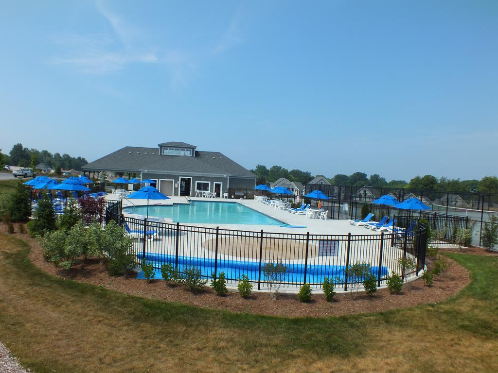 Sandbanks Summer Village Cottages Cherry Valley Bagian luar foto