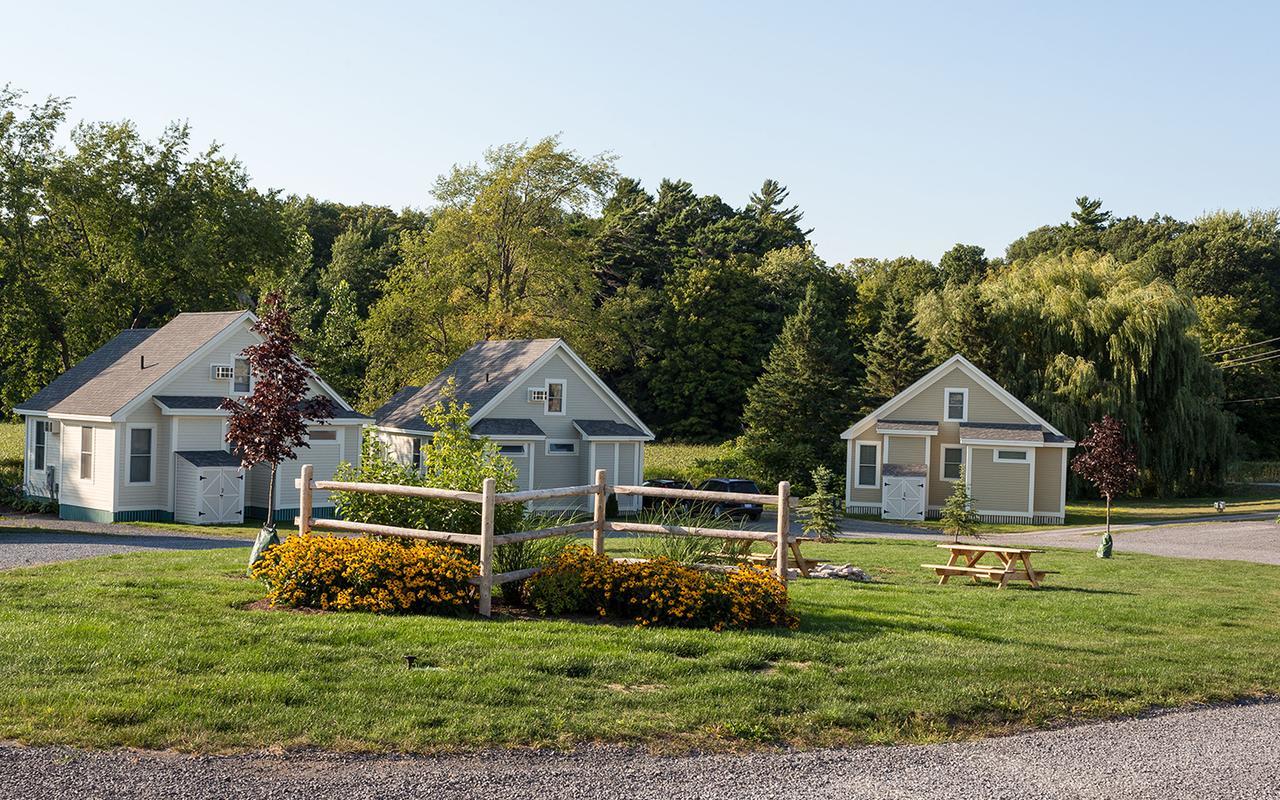 Sandbanks Summer Village Cottages Cherry Valley Bagian luar foto