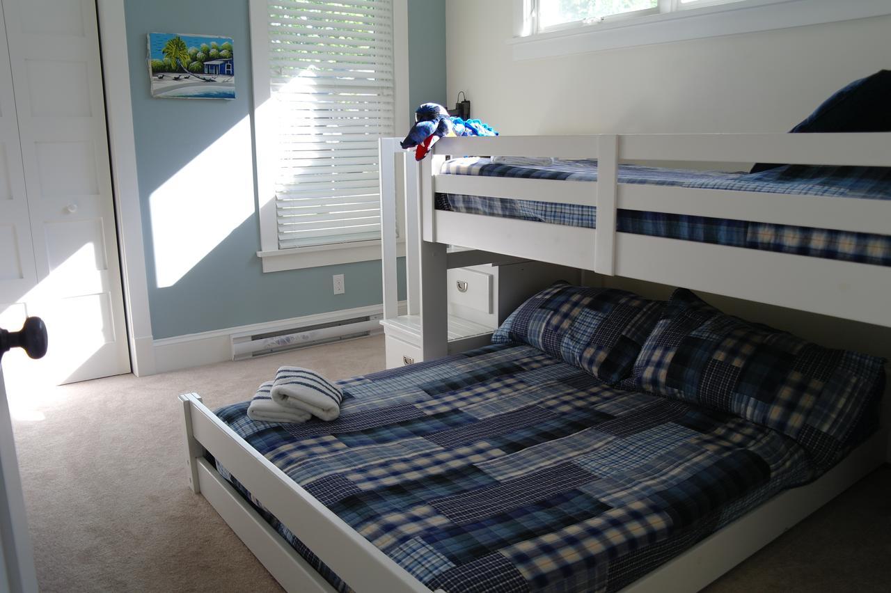 Sandbanks Summer Village Cottages Cherry Valley Bagian luar foto