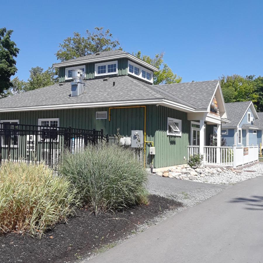 Sandbanks Summer Village Cottages Cherry Valley Bagian luar foto